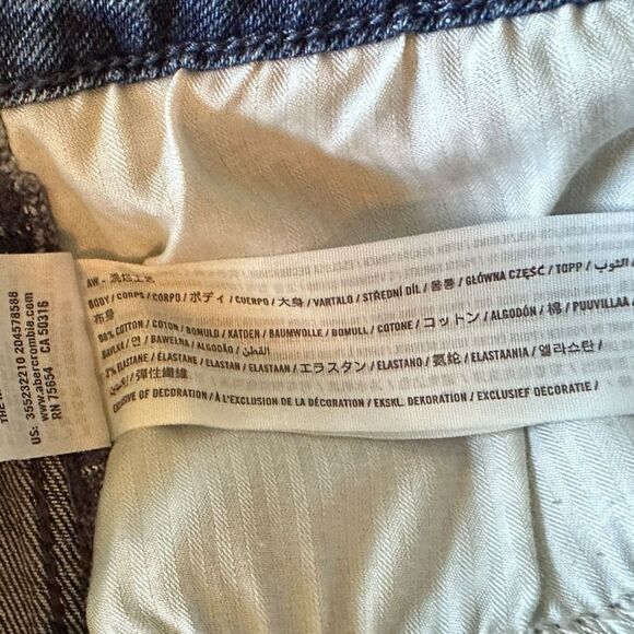 Hollister Flower Embroidered Jeans 32 x 29 Short - Picture 4 of 5